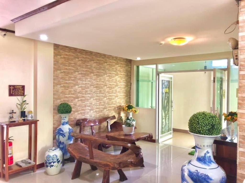Jm Backpackers Hometel Guimaras Exterior foto