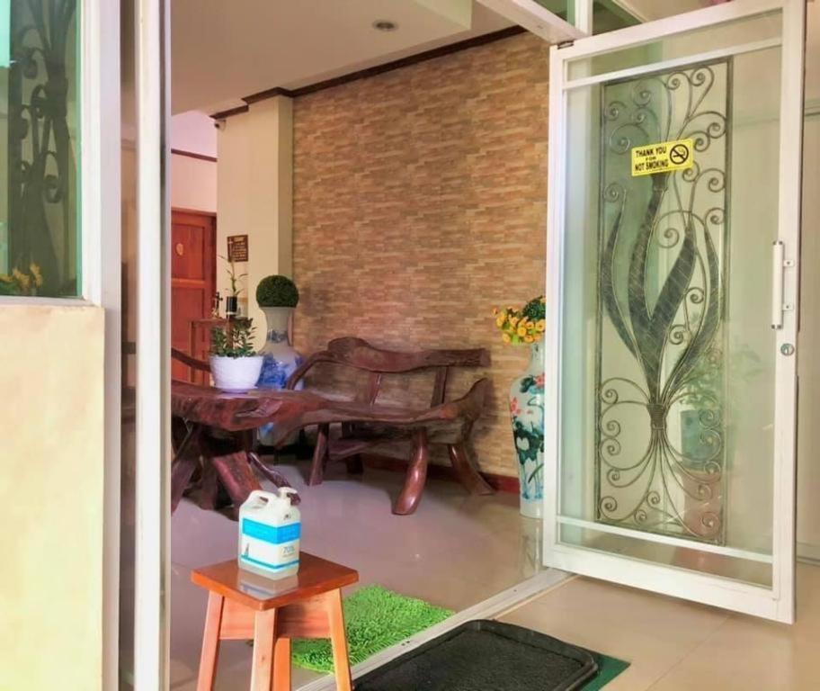 Jm Backpackers Hometel Guimaras Exterior foto